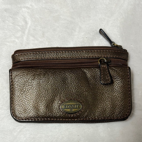 Fossil Brown Leather Wallet with Elegant Design - Picture 1 of 9